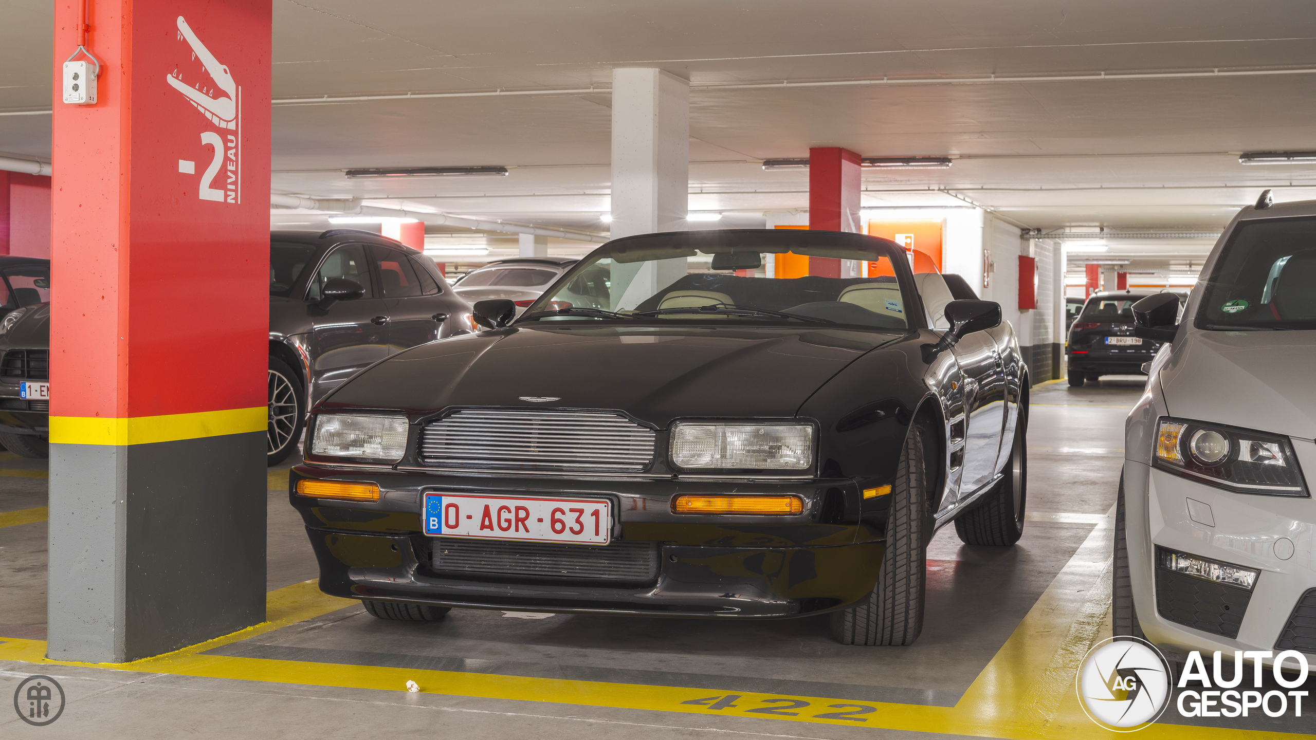 Aston Martin Virage Volante