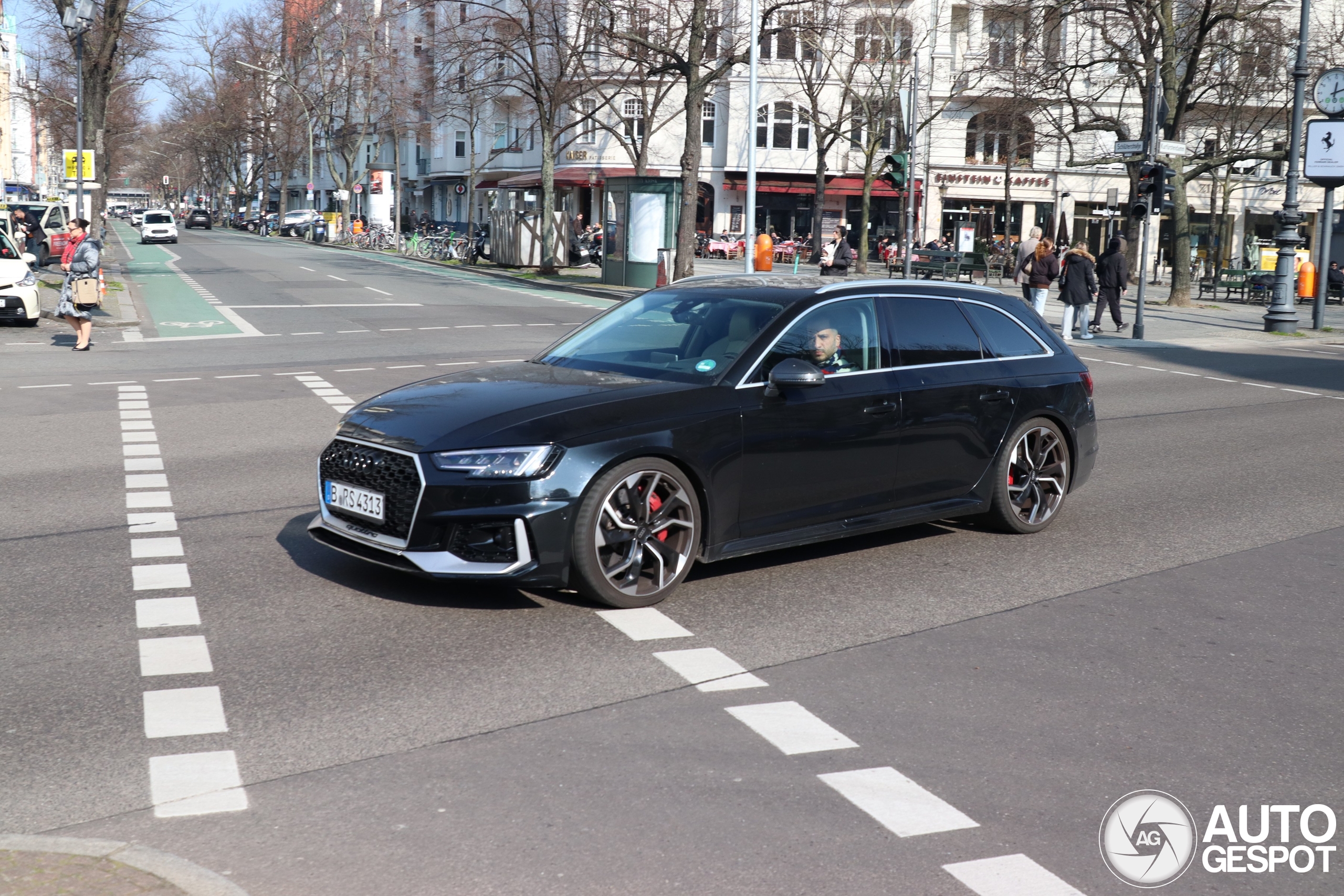 Audi RS4 Avant B9