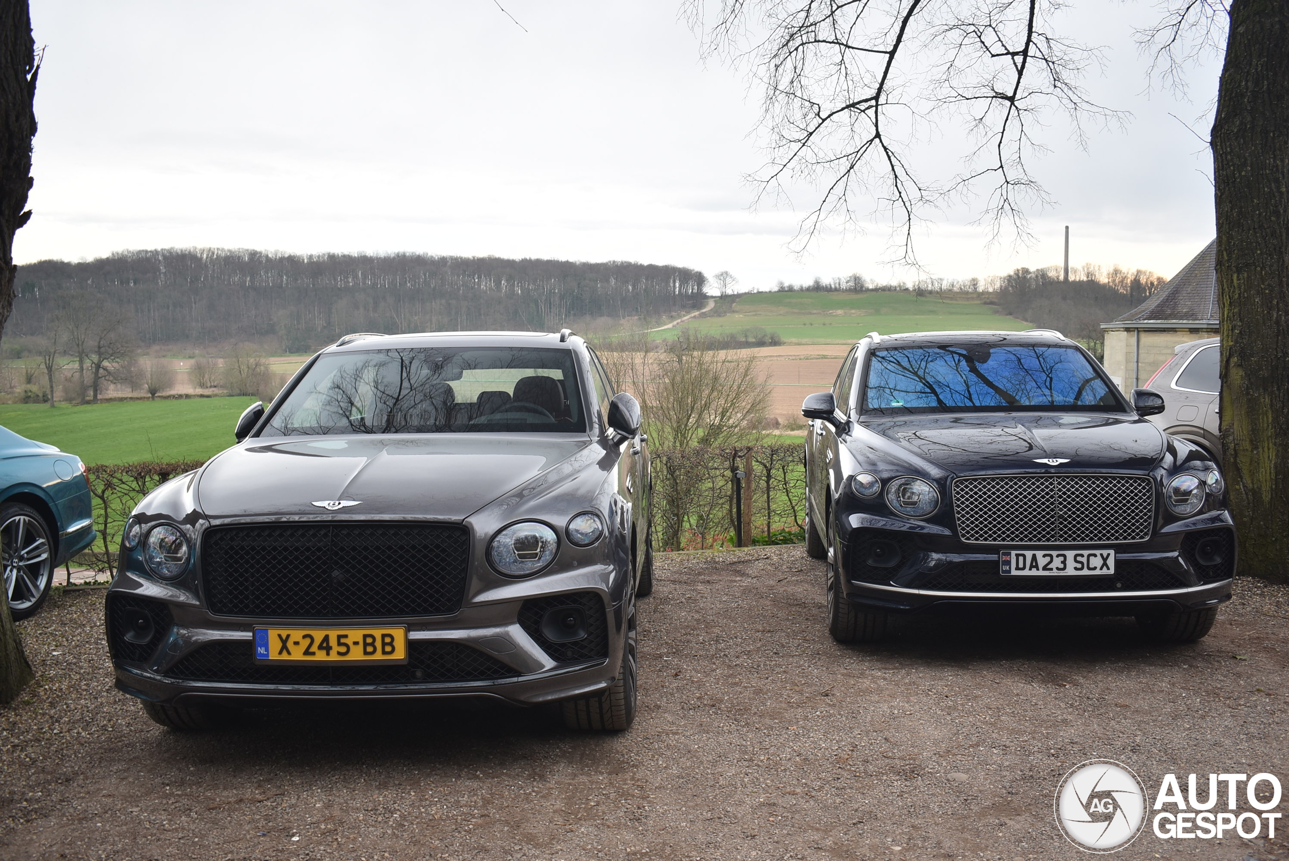 Bentley Bentayga Hybrid Azure