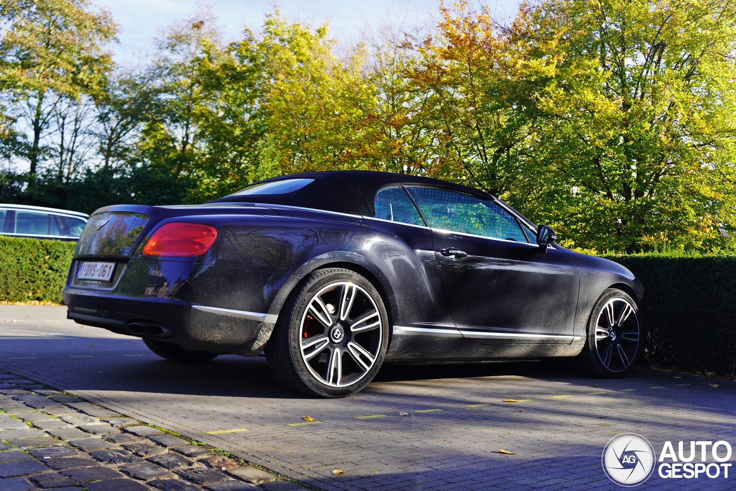 Bentley Continental GTC V8