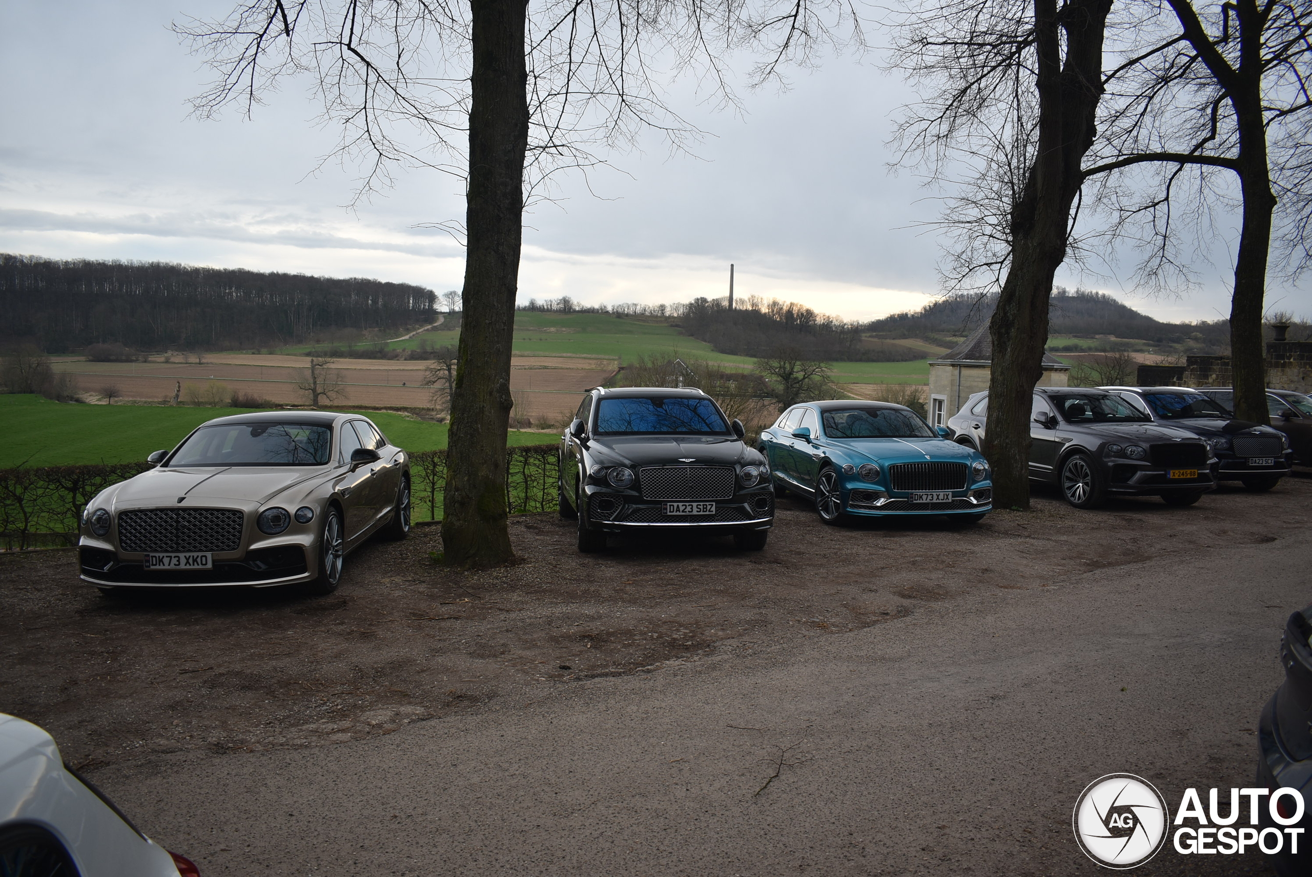 Bentley Flying Spur Hybrid Azure