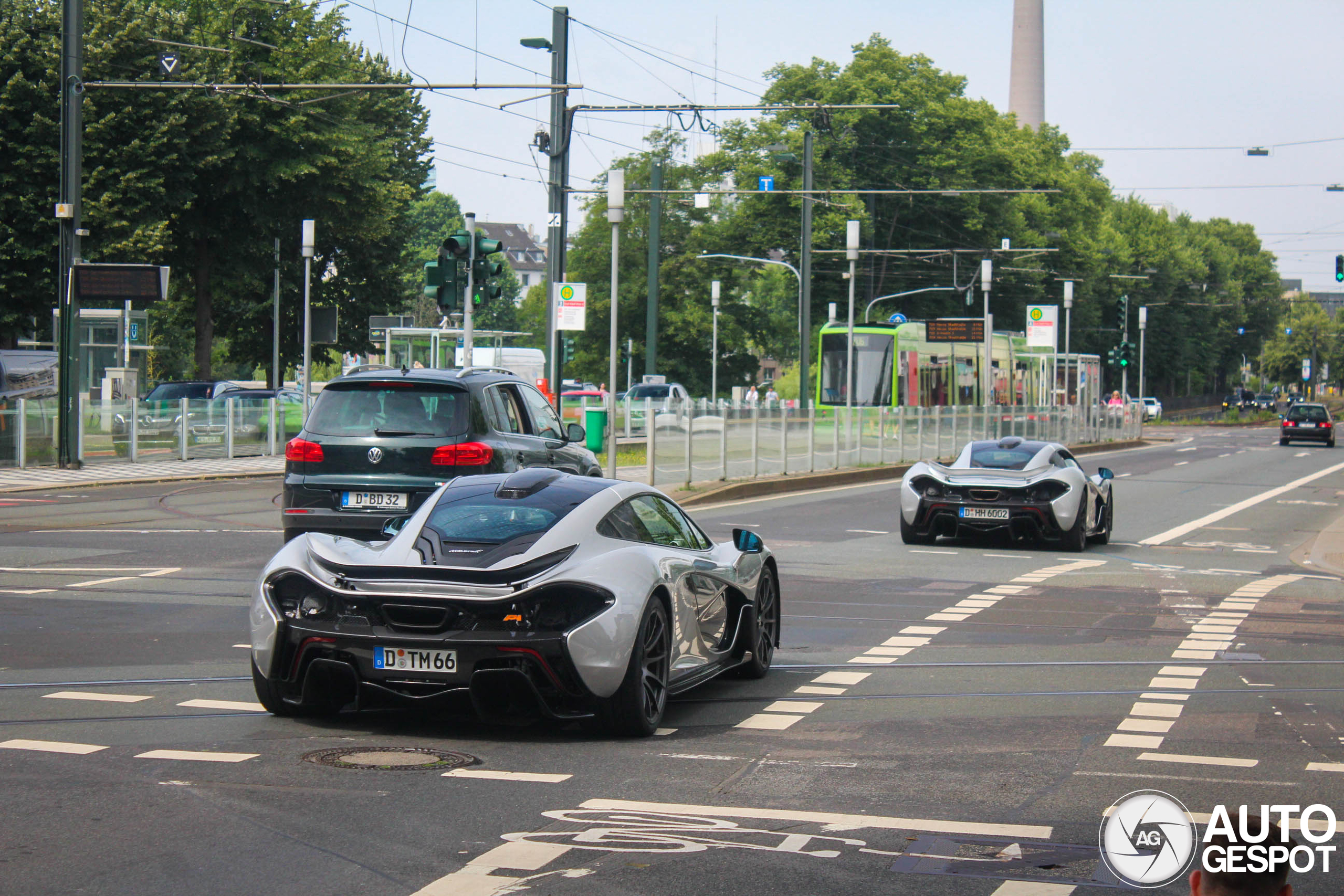 Nicht einer, sondern gleich zwei silberne P1 wurden in Düsseldorf gesichtet.