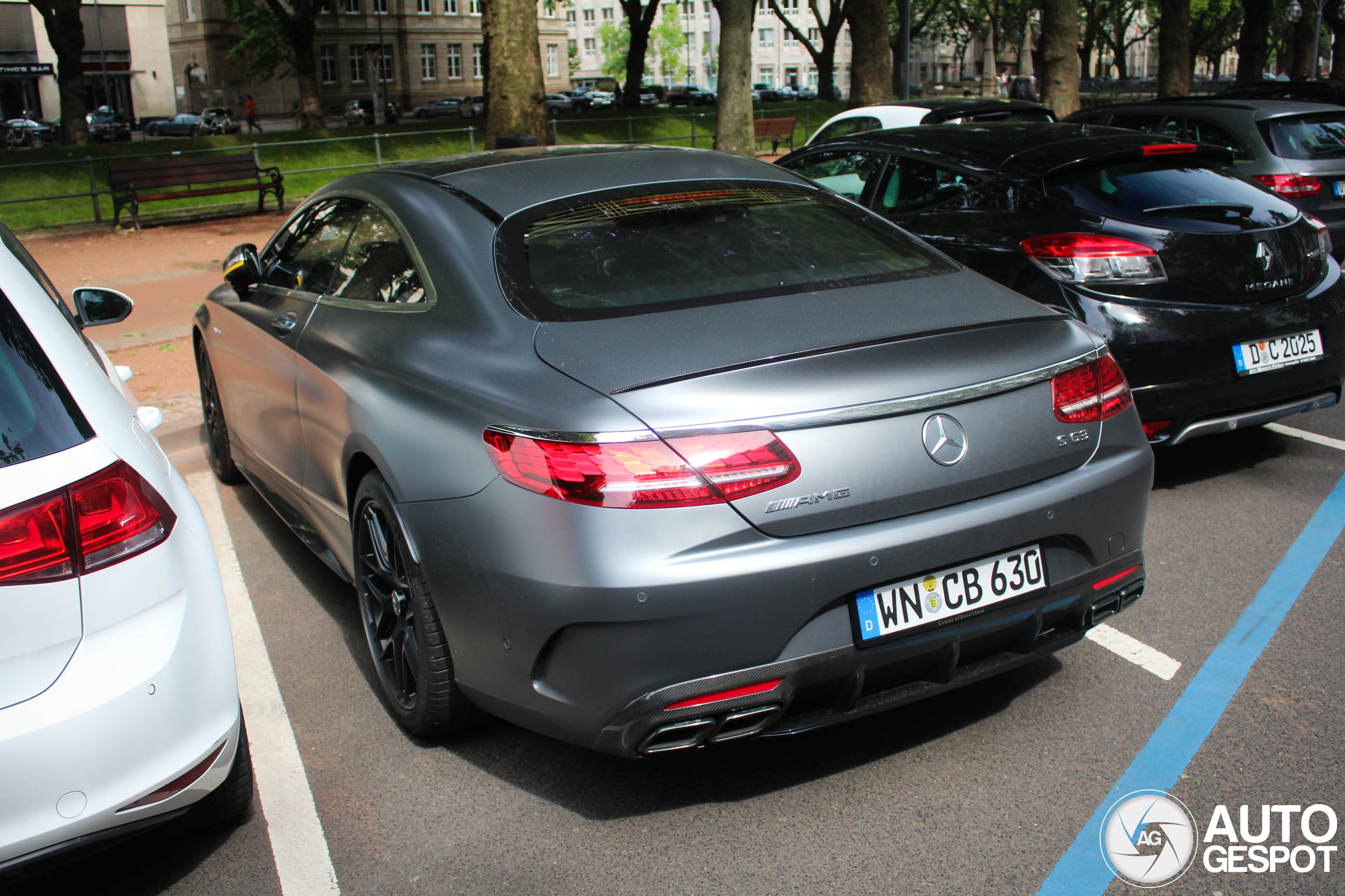 Mercedes-AMG S 63 Coupé C217 2018 Yellow Night Edition