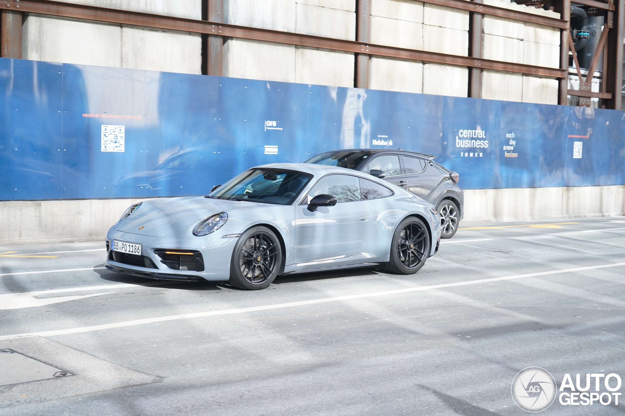 Porsche 992 Carrera 4 GTS