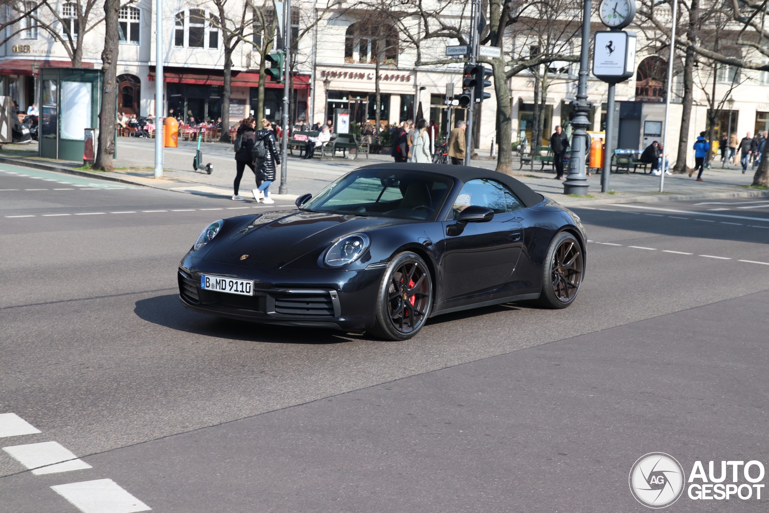 Porsche 992 Carrera 4S Cabriolet