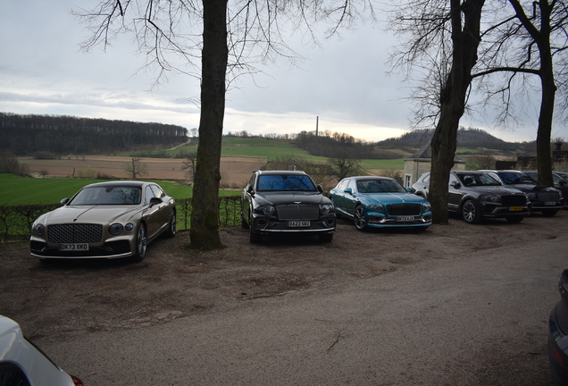 Bentley Flying Spur Hybrid Azure