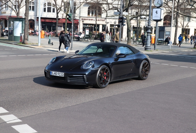 Porsche 992 Carrera 4S Cabriolet