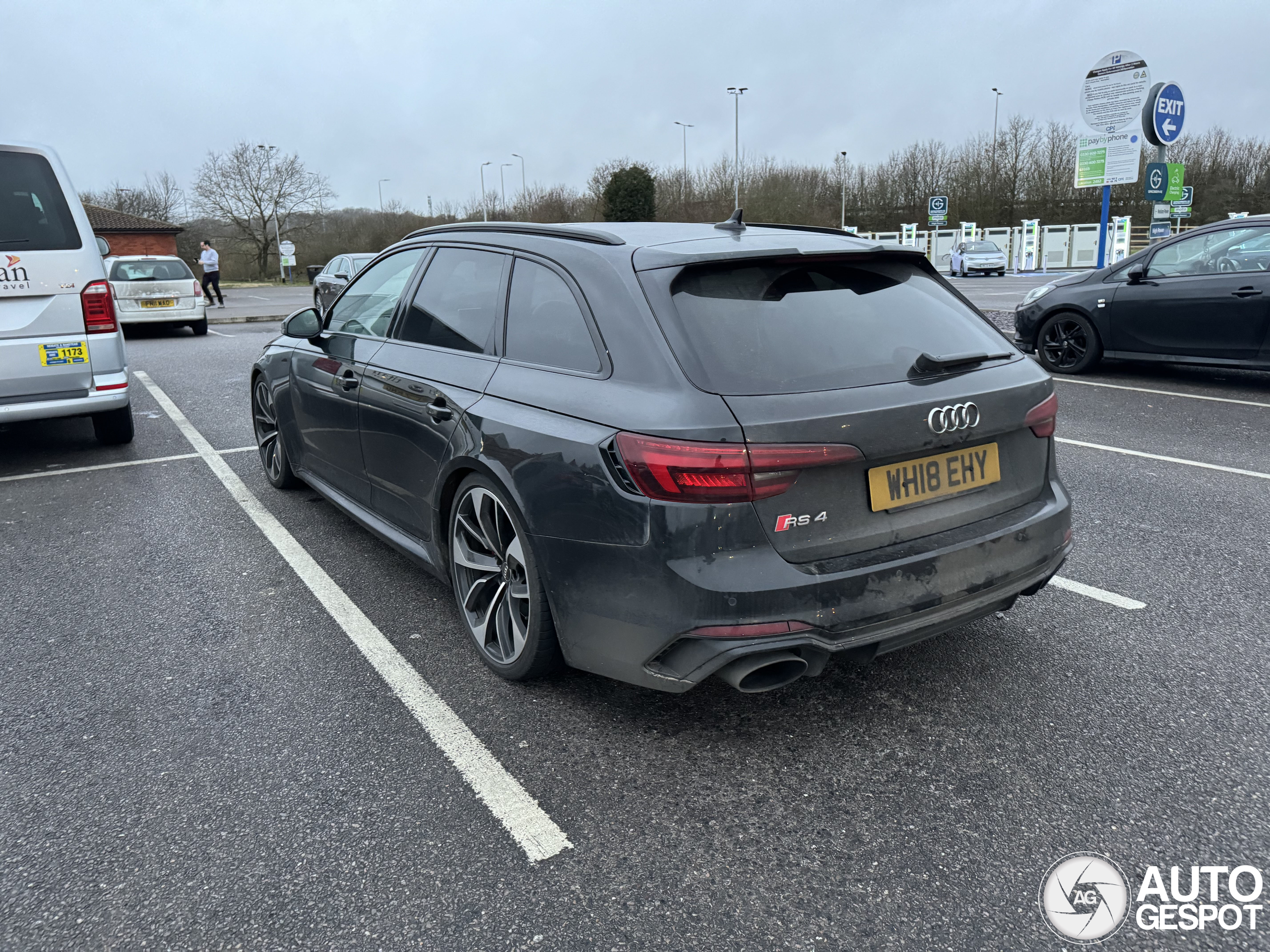 Audi RS4 Avant B9