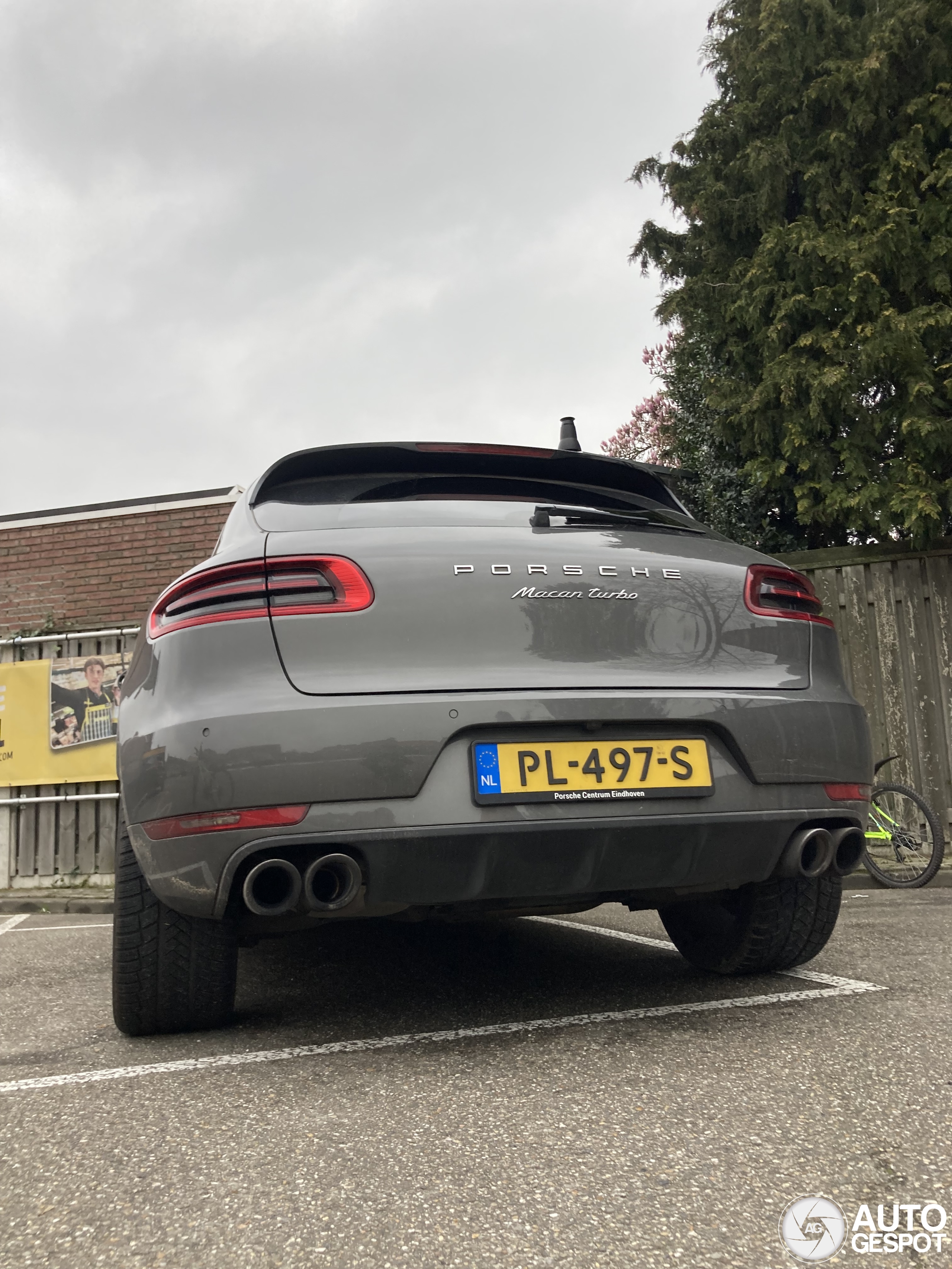 Porsche 95B Macan Turbo