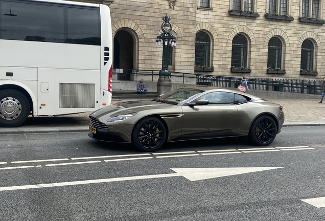 Aston Martin DB11 V8