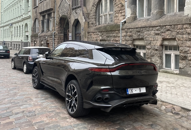 Aston Martin DBX707