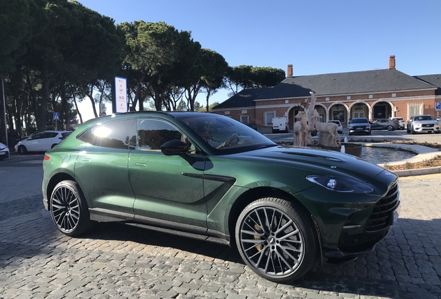 Aston Martin DBX707