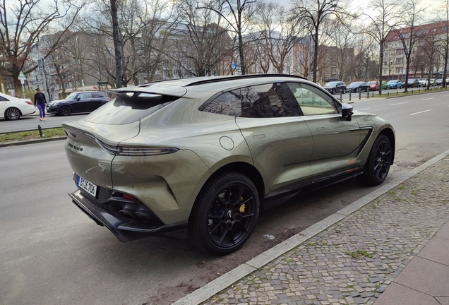 Aston Martin DBX707