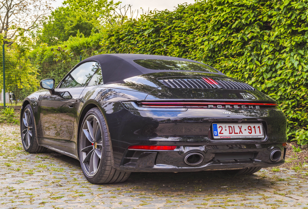 Porsche 992 Carrera 4S Cabriolet