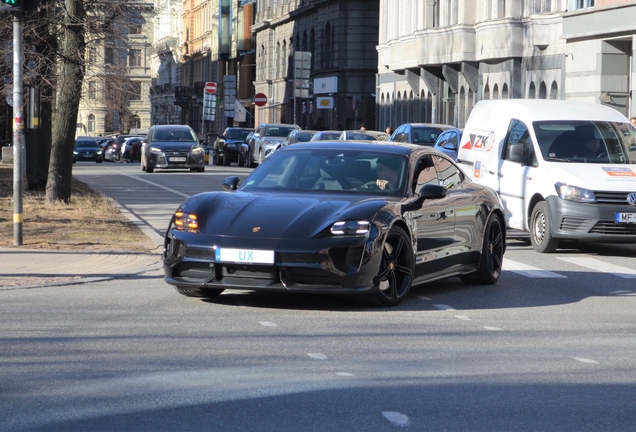 Porsche Taycan GTS