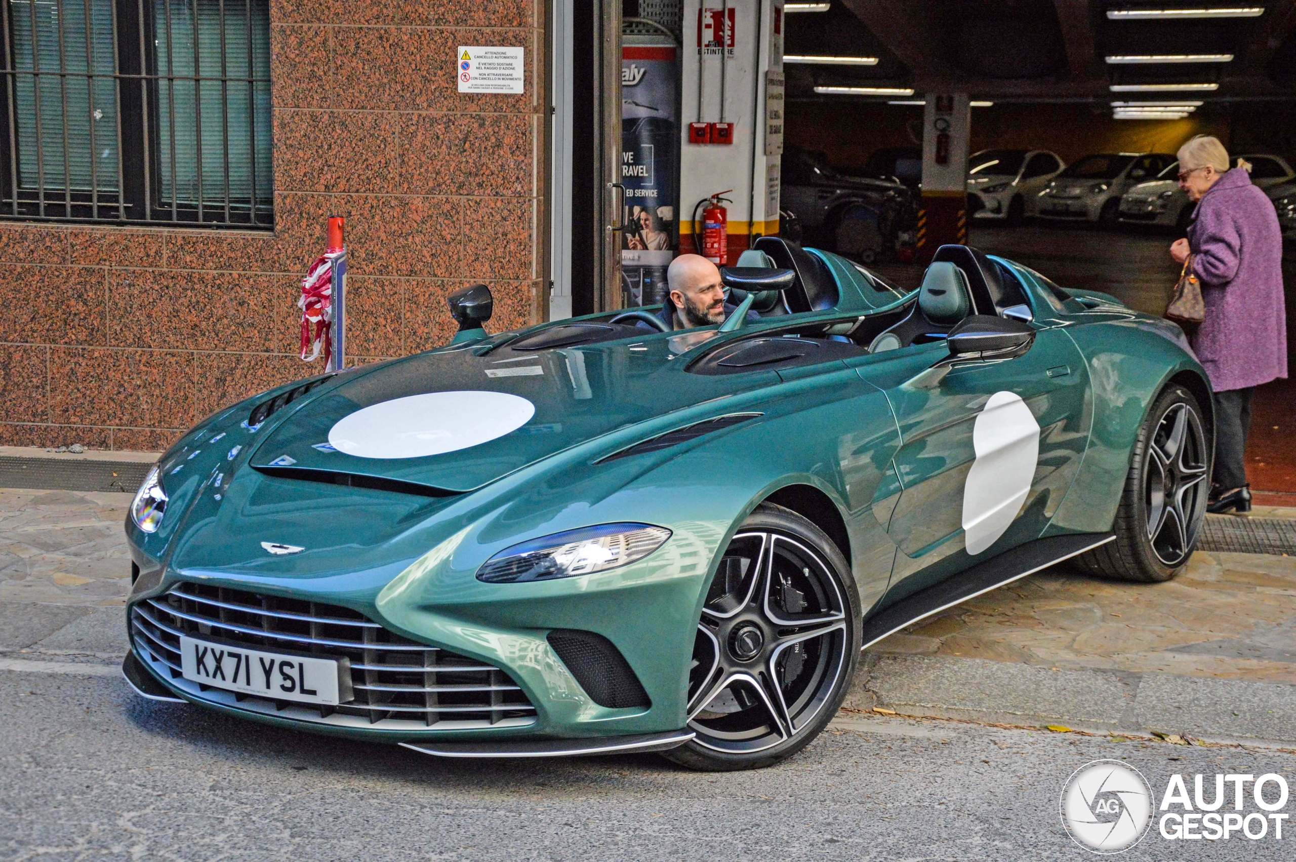 Aston Martin V12 Speedster