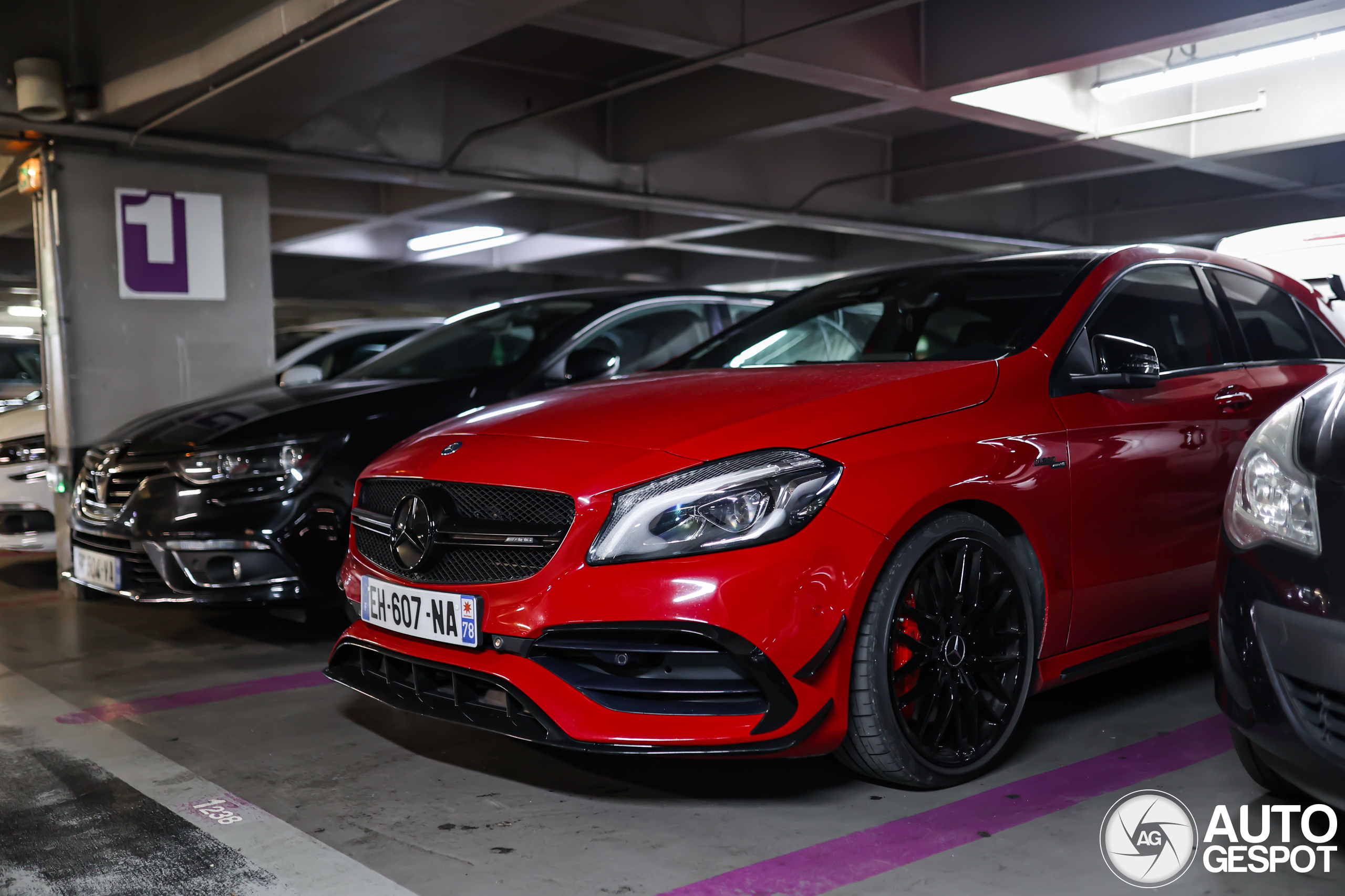 Mercedes-AMG A 45 W176 2015