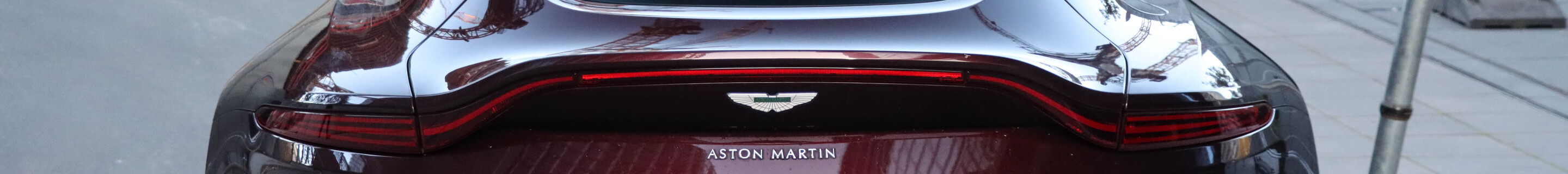 Aston Martin V8 Vantage 2018