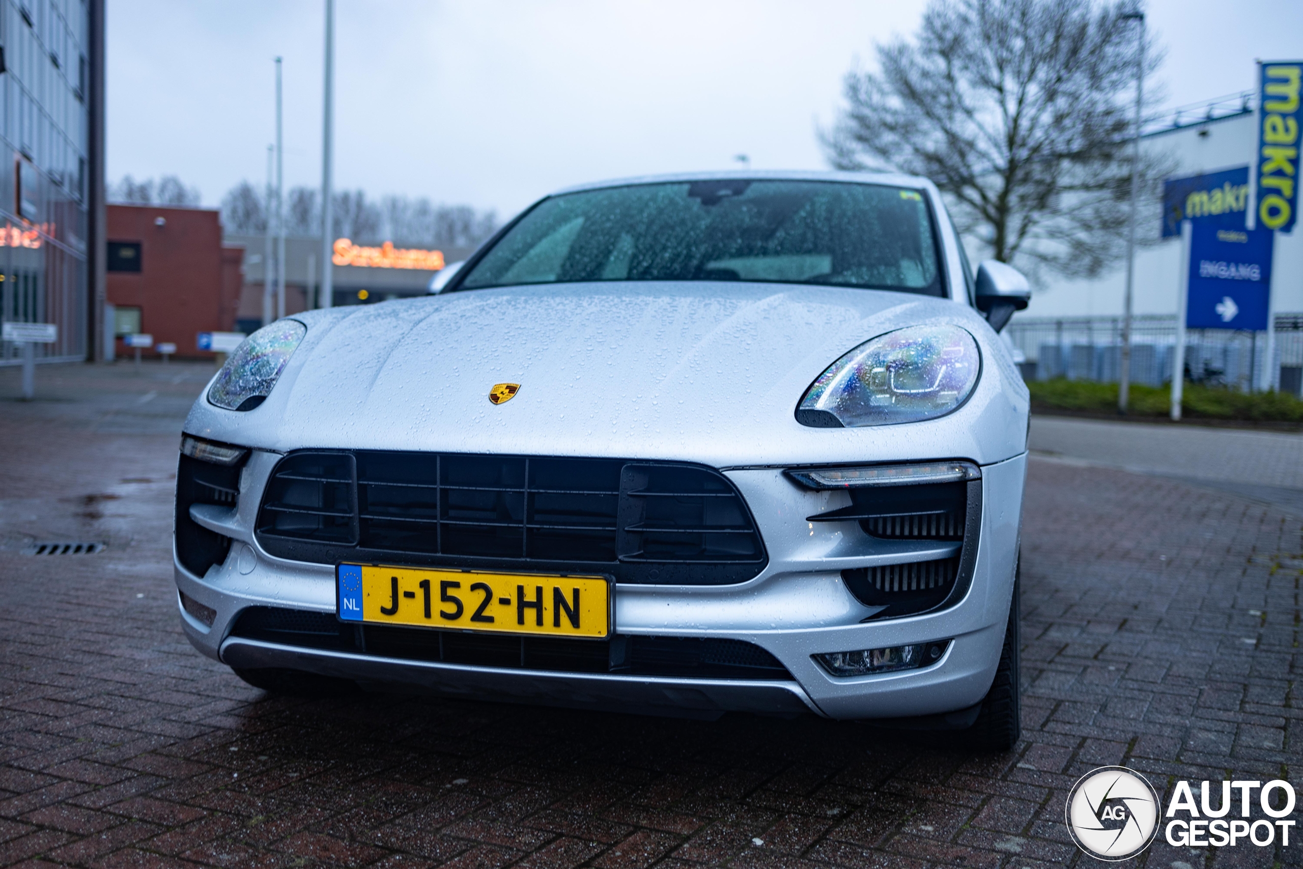 Porsche 95B Macan GTS