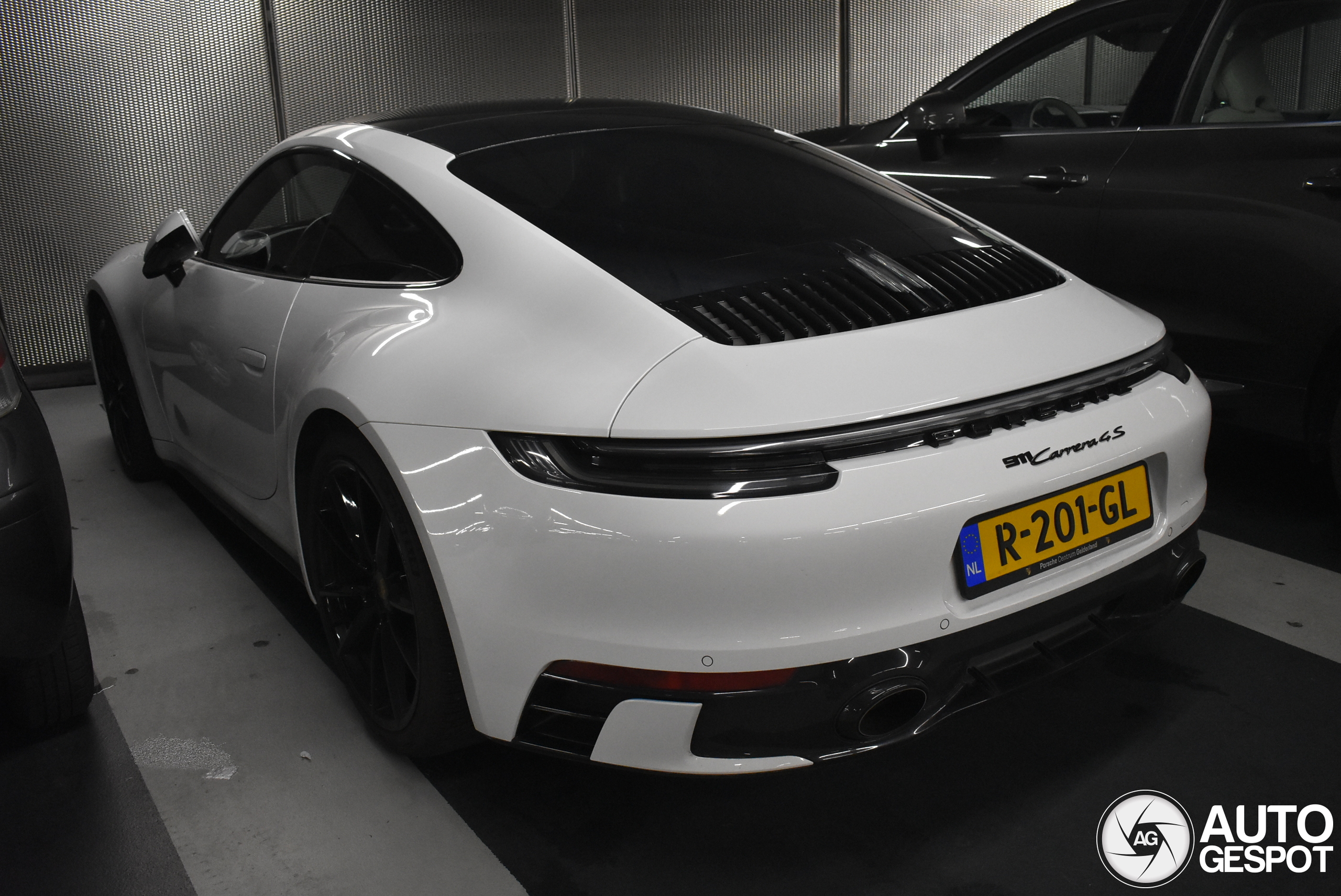 Porsche 992 Carrera 4S