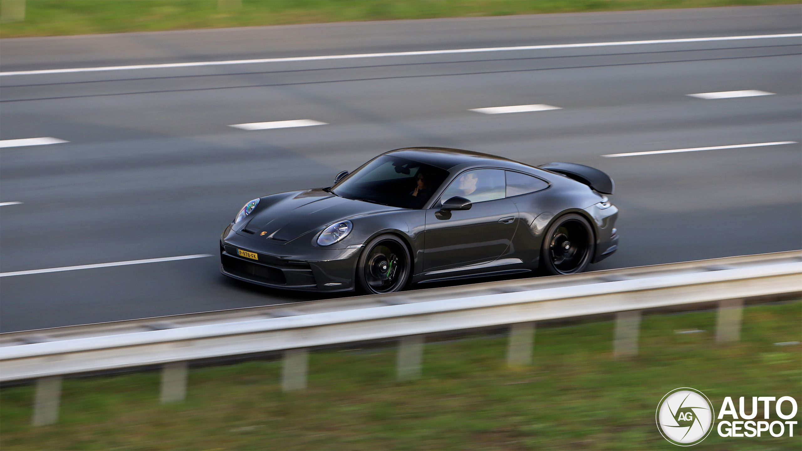 Porsche 992 GT3 Touring