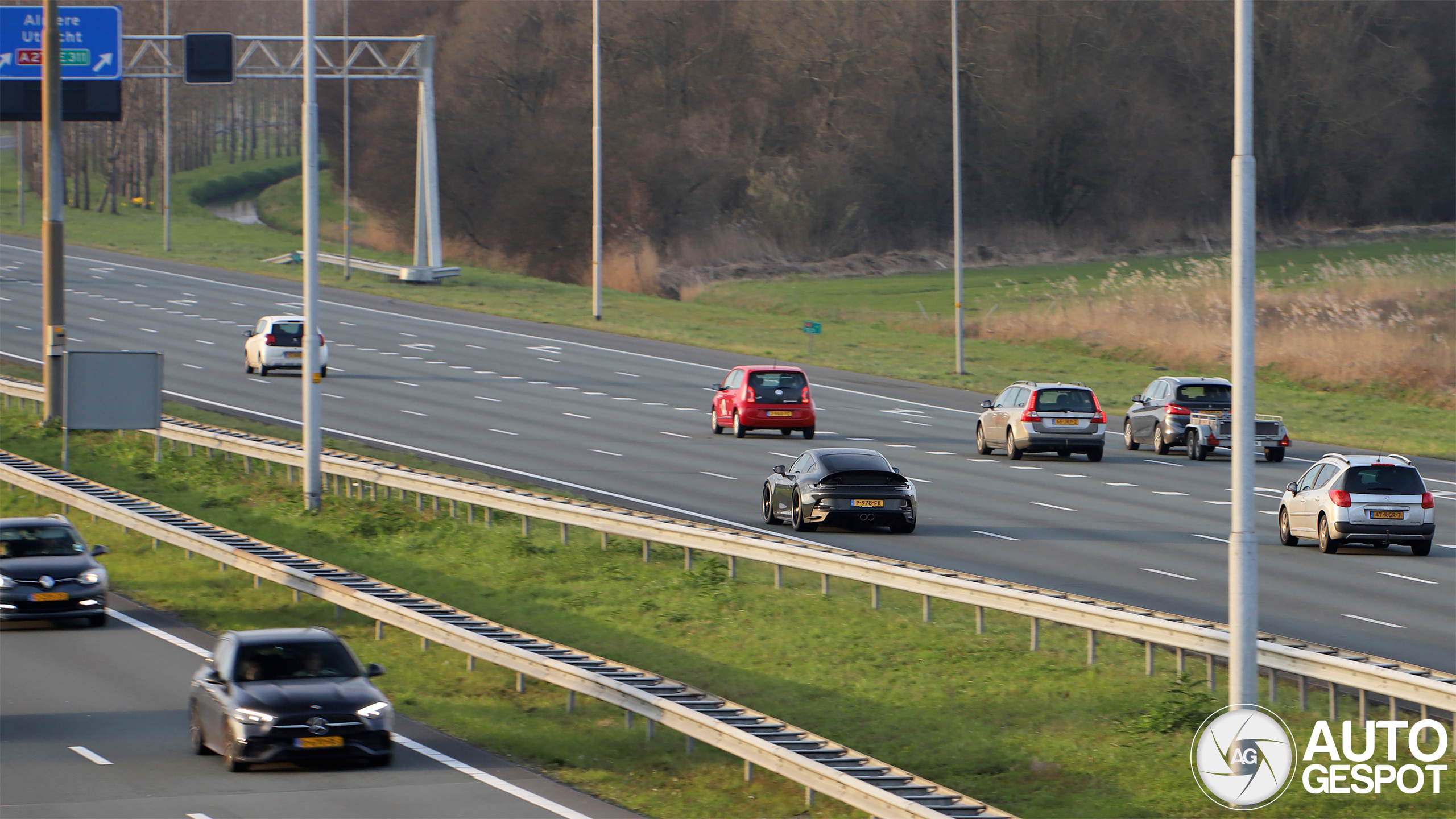 Porsche 992 GT3 Touring