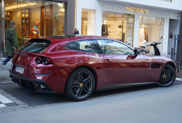 Ferrari GTC4Lusso