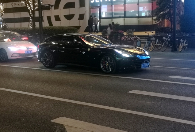 Ferrari GTC4Lusso T