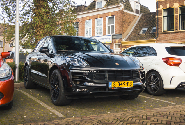 Porsche 95B Macan GTS