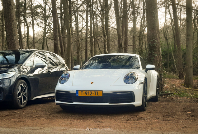 Porsche 992 Carrera 4S