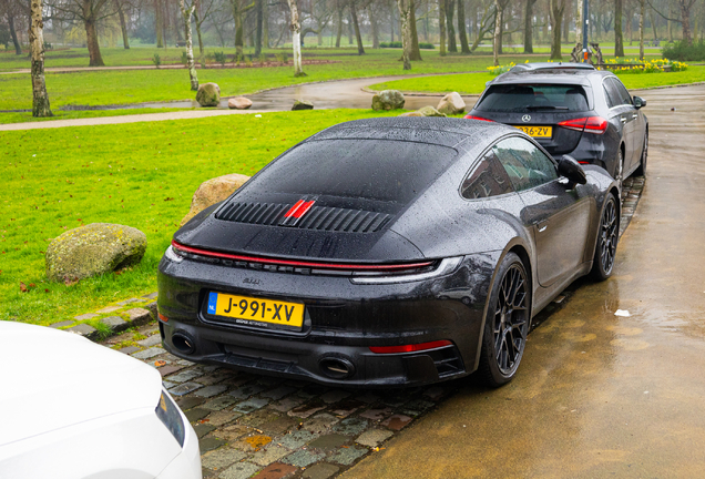 Porsche 992 Carrera 4S