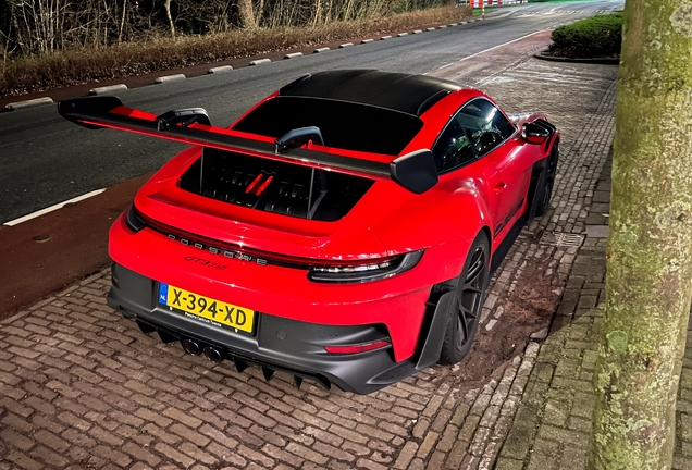 Porsche 992 GT3 RS Weissach Package