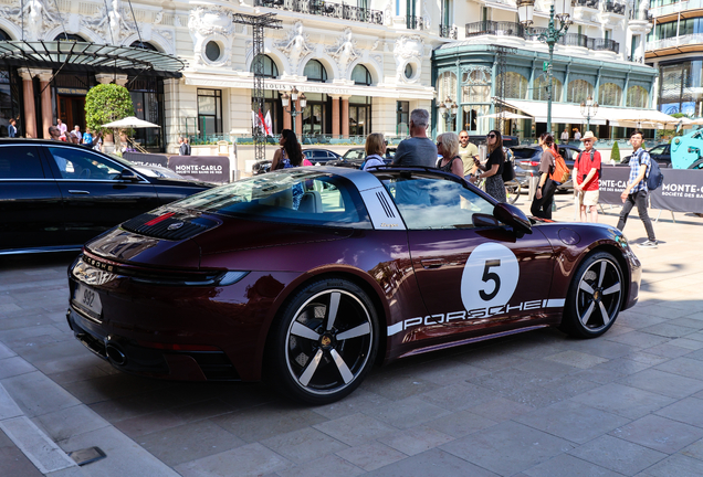 Porsche 992 Targa 4S Heritage Design Edition