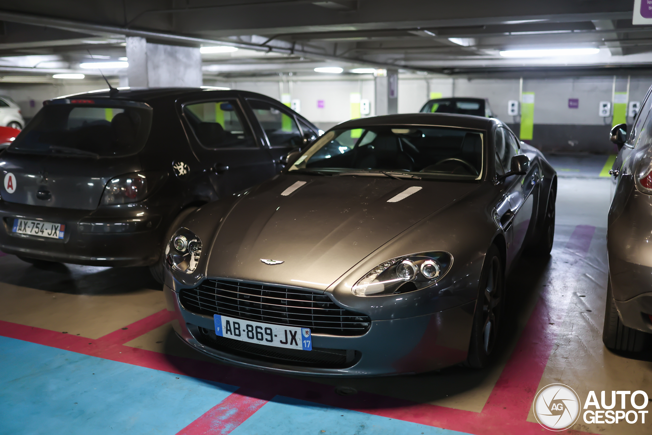 Aston Martin V8 Vantage