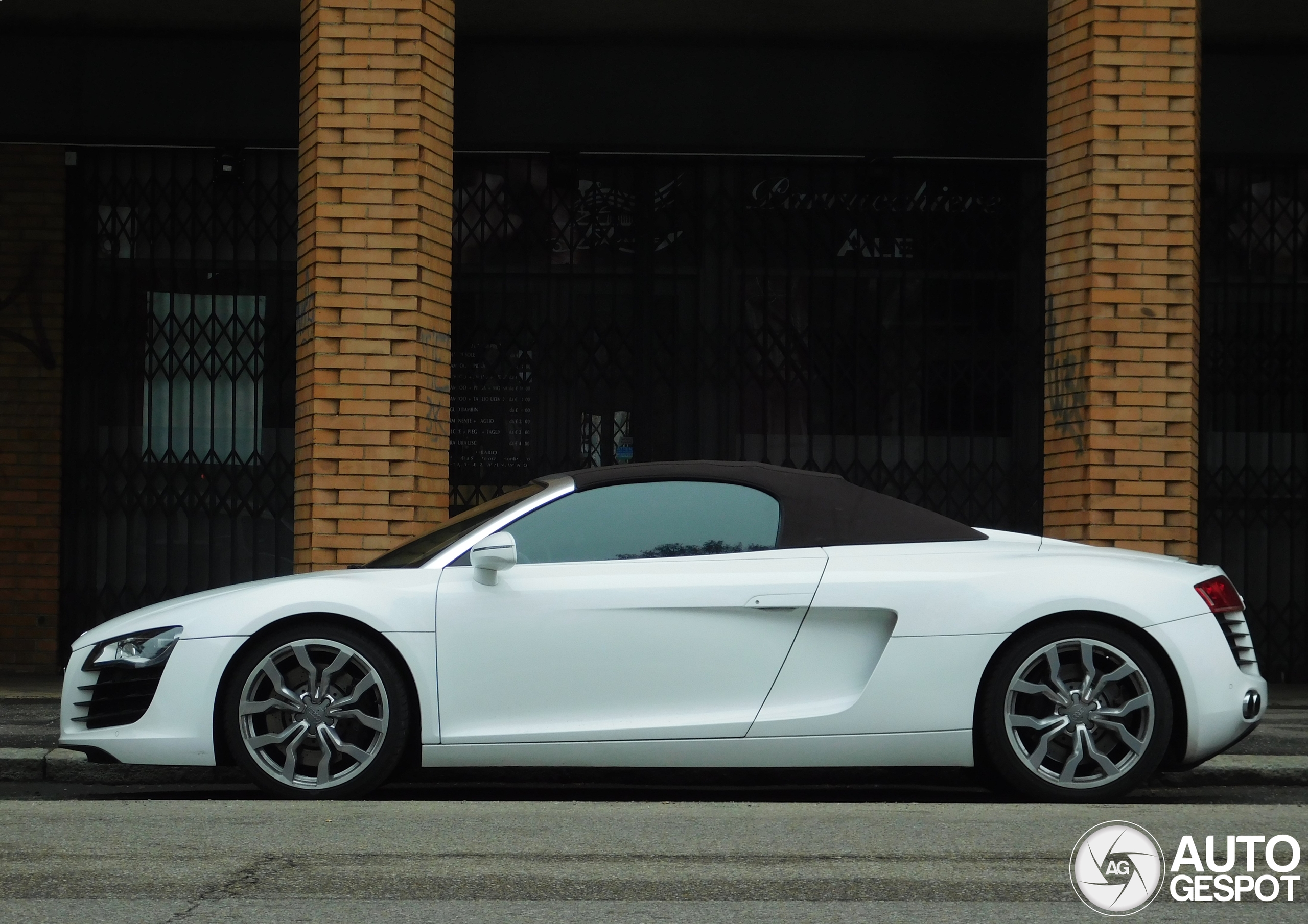 Audi R8 V8 Spyder