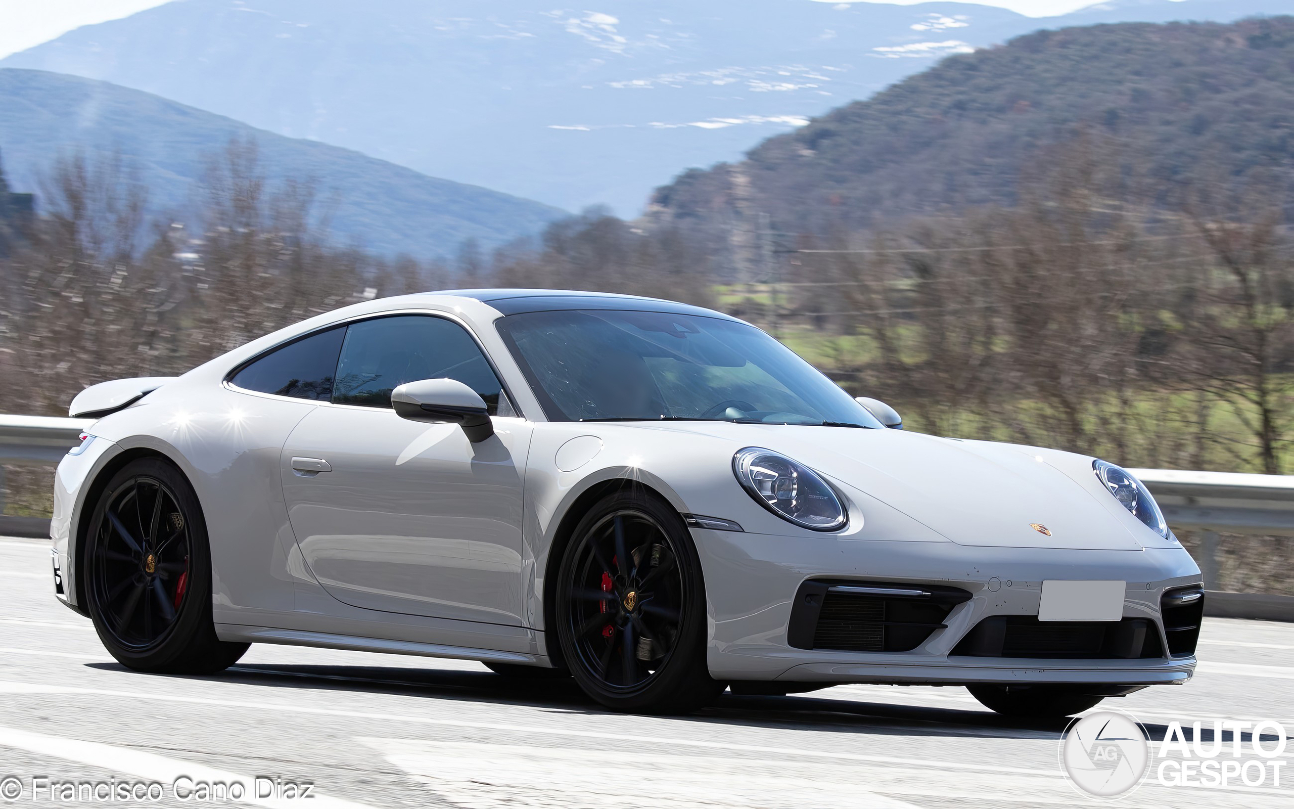 Porsche 992 Carrera 4S