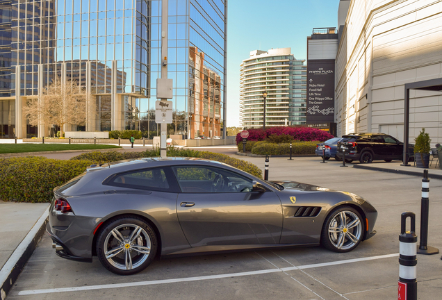 Ferrari GTC4Lusso