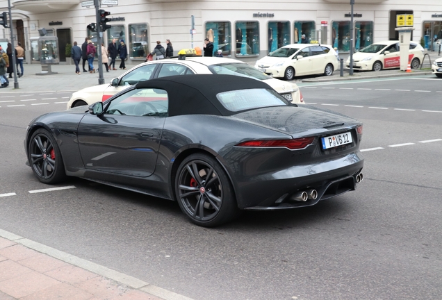 Jaguar F-TYPE R Convertible 2020