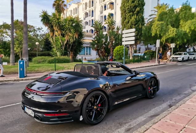 Porsche 992 Carrera 4S Cabriolet