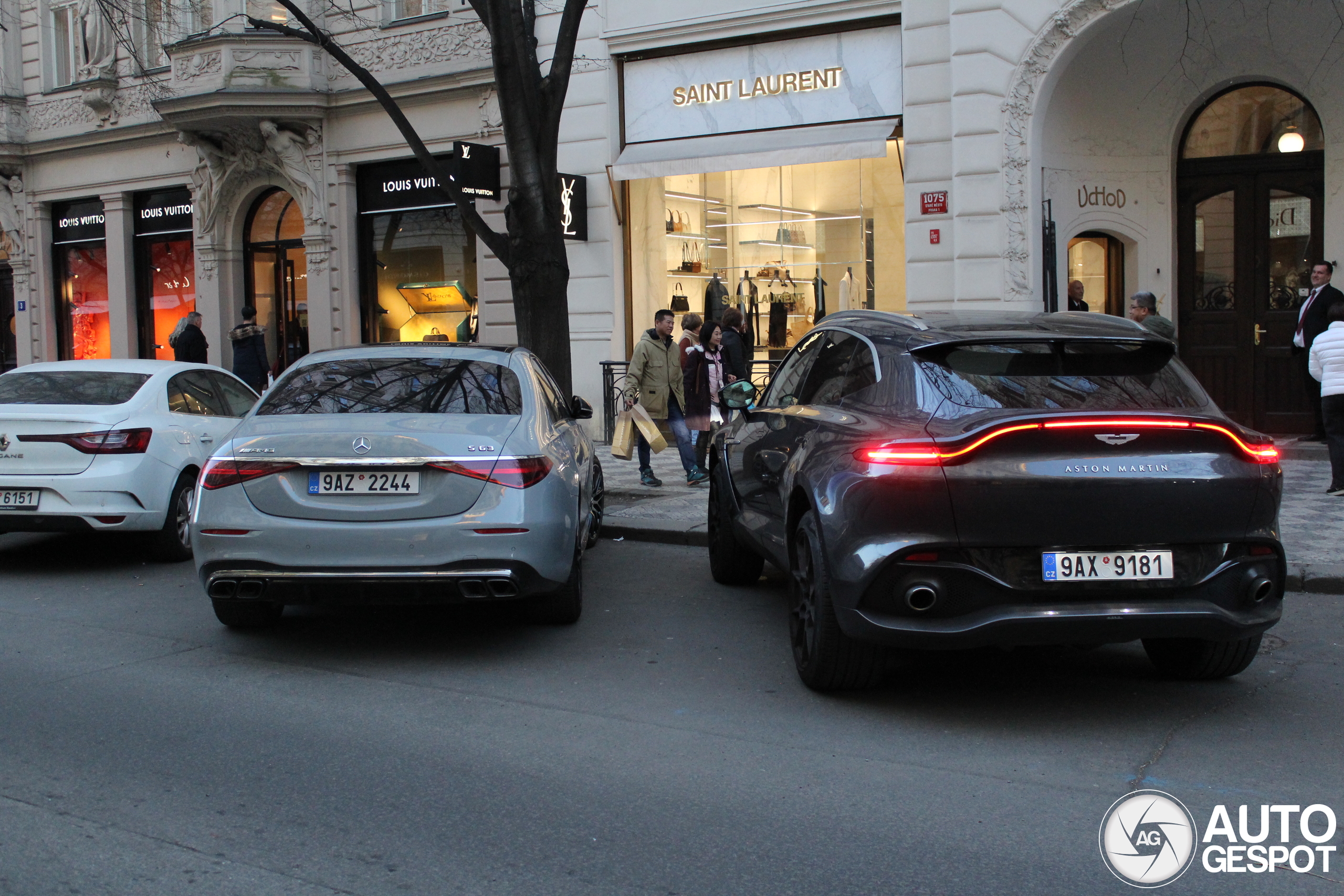 Aston Martin DBX