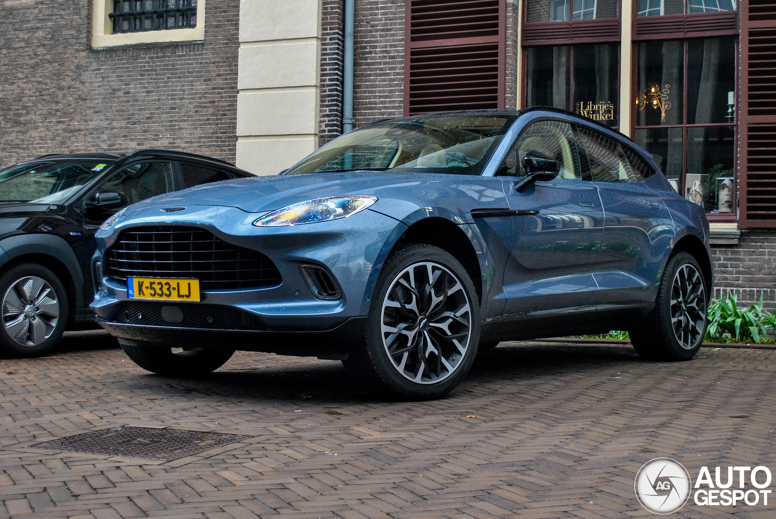 Aston Martin DBX