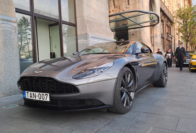 Aston Martin DB11