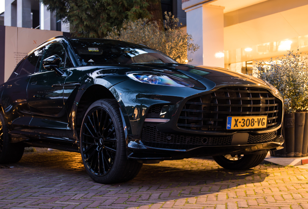 Aston Martin DBX707