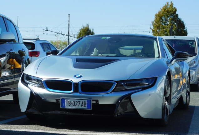 BMW i8