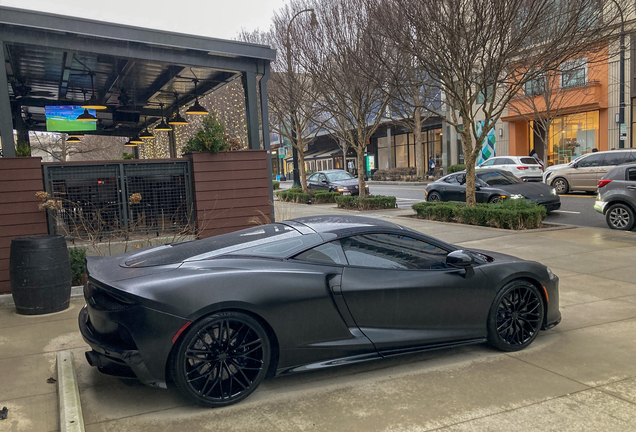 McLaren GT