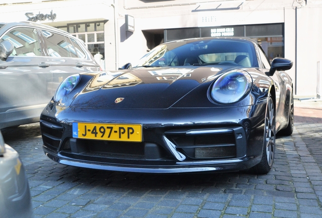 Porsche 992 Carrera 4S Cabriolet