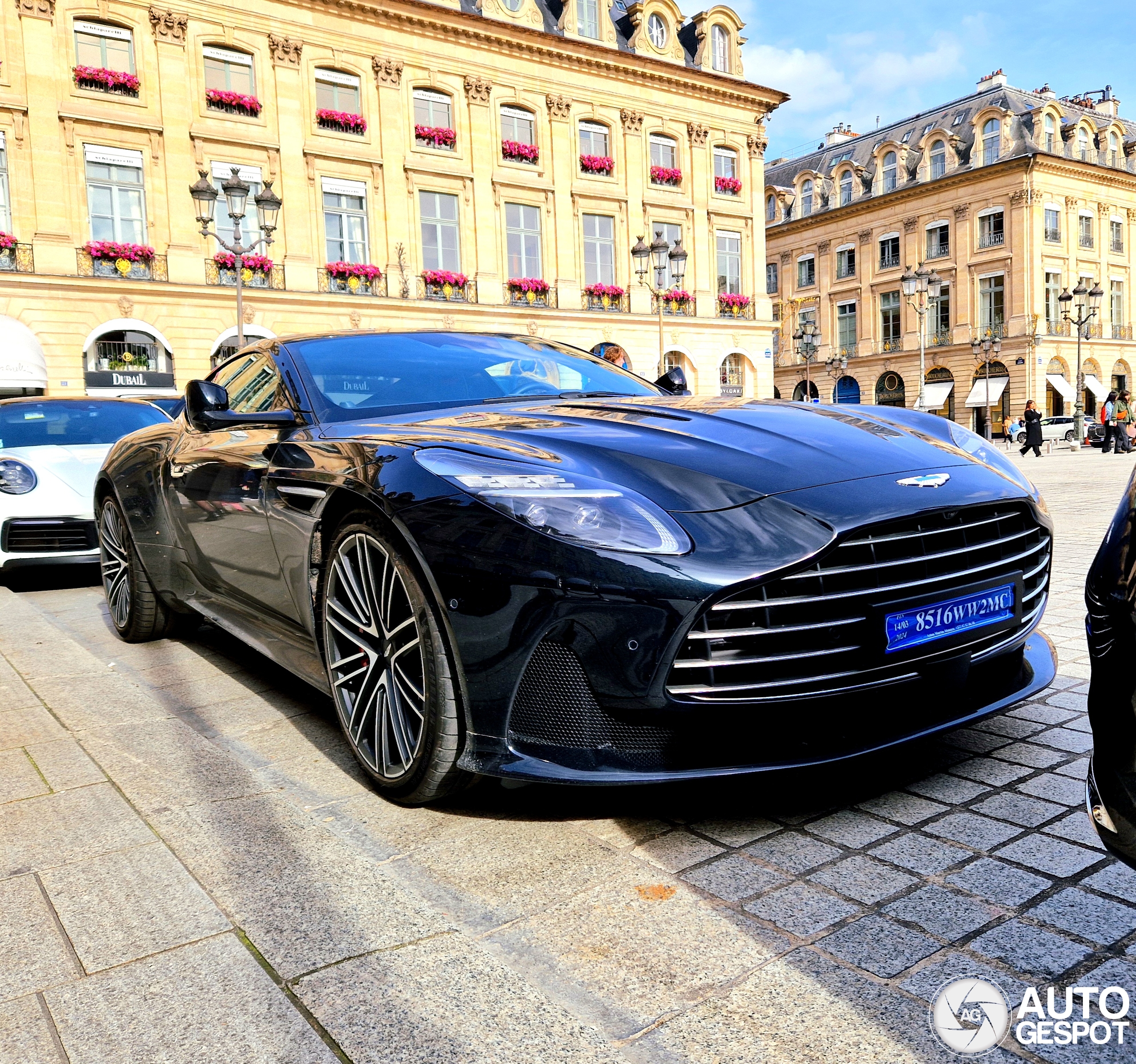 Aston Martin DB12