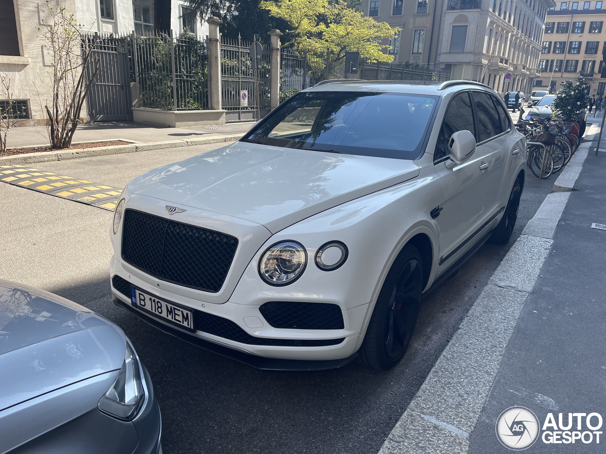 Bentley Bentayga V8