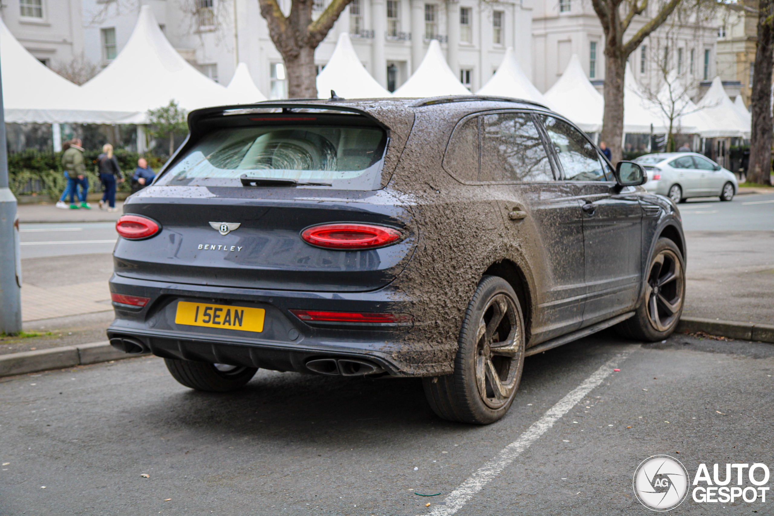 This Bentayga could use a wash