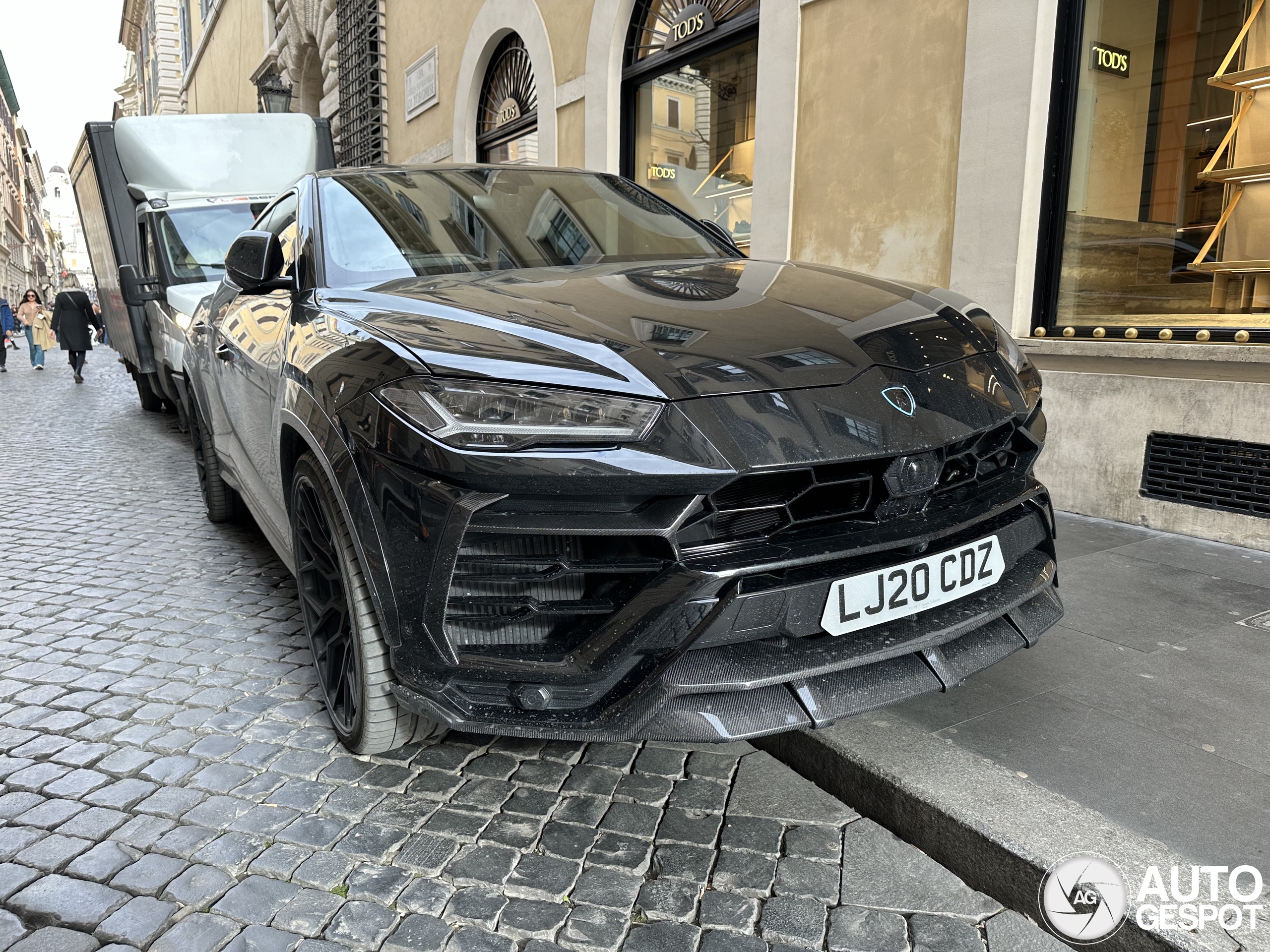 Lamborghini Urus Nero Design